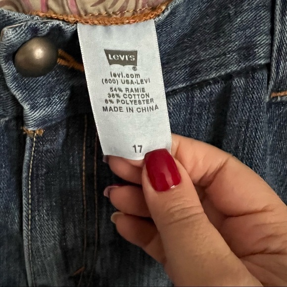 Levi’s 504 Slouch Vintage Y2K Bermuda Denim Shorts - Picture 7 of 8